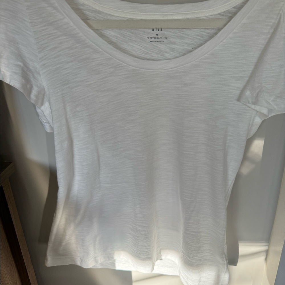 NWT-Gap Factory flutter sleeve top-Size Small-white - Picture 2 of 3